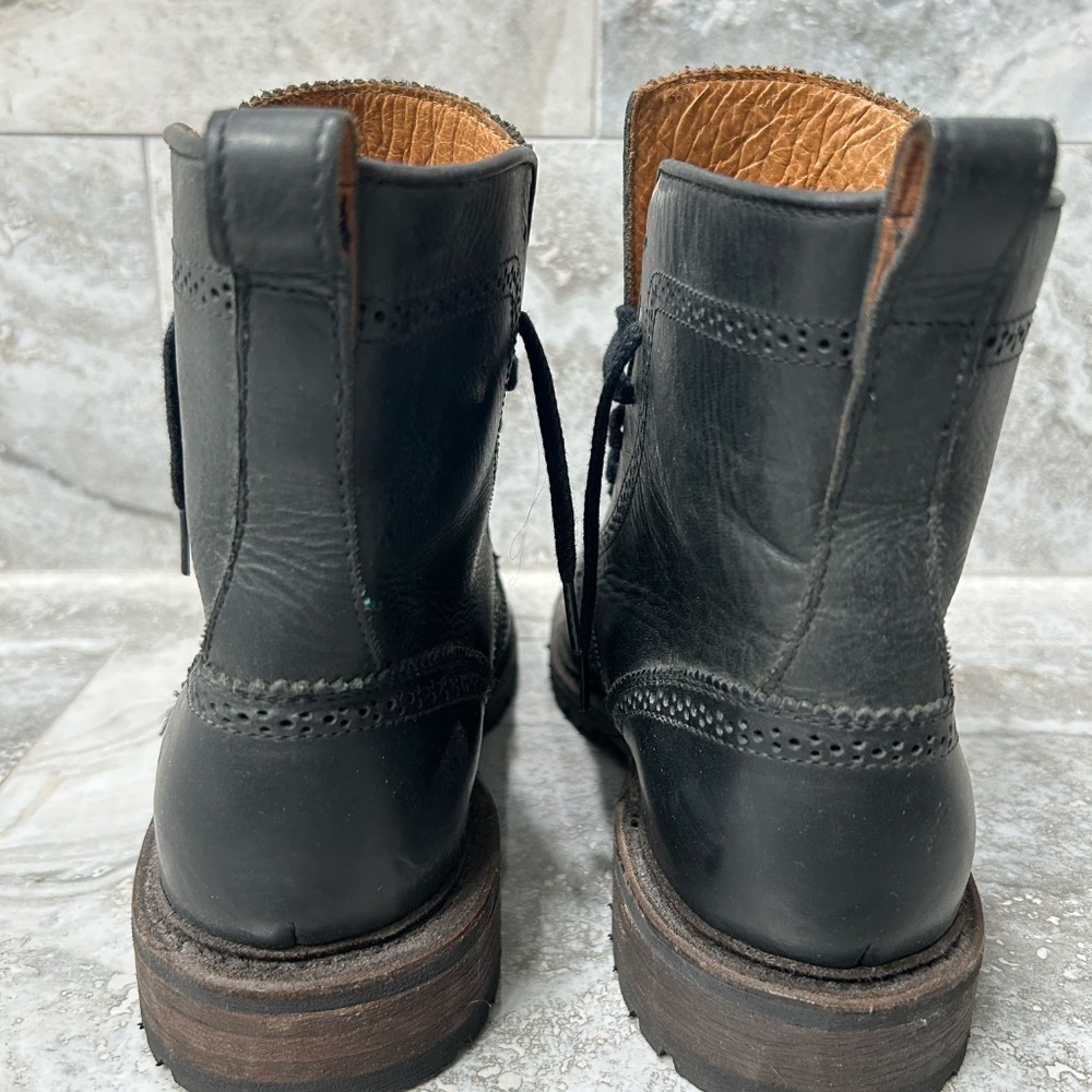 Frye Men's 9 James Wingtip Lug Sole Black Leather Boots - Picture 4 of 8